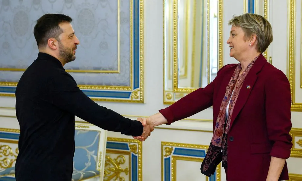 Yvette Cooper saluda a Zelensky foto oficial X