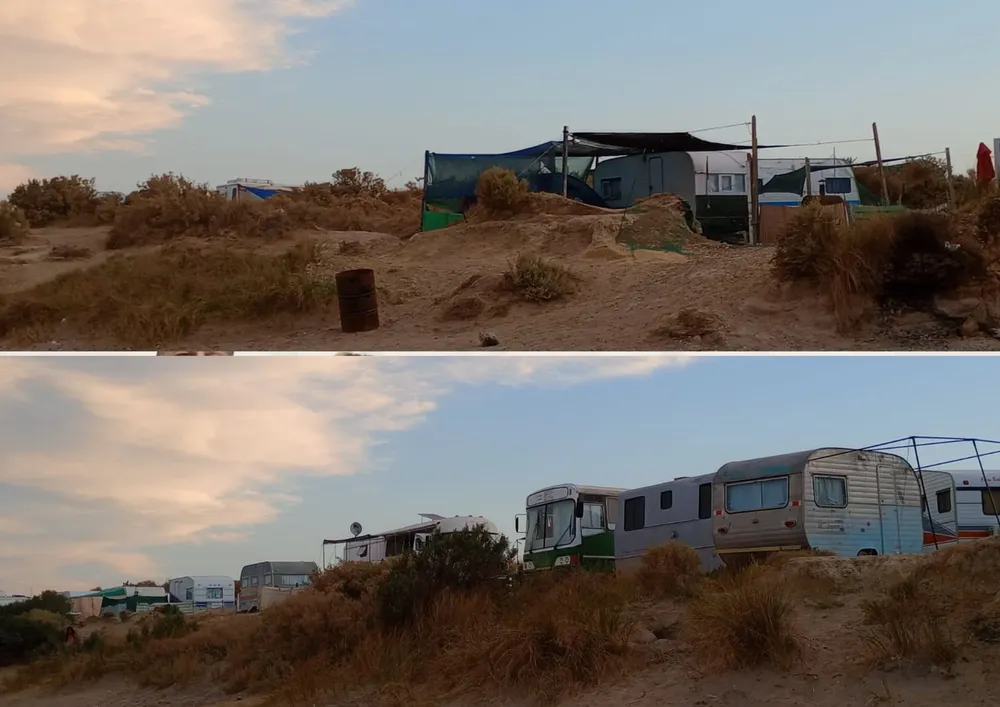 Playa Kaiser con motorhomes y callas como vehículos permanentes 