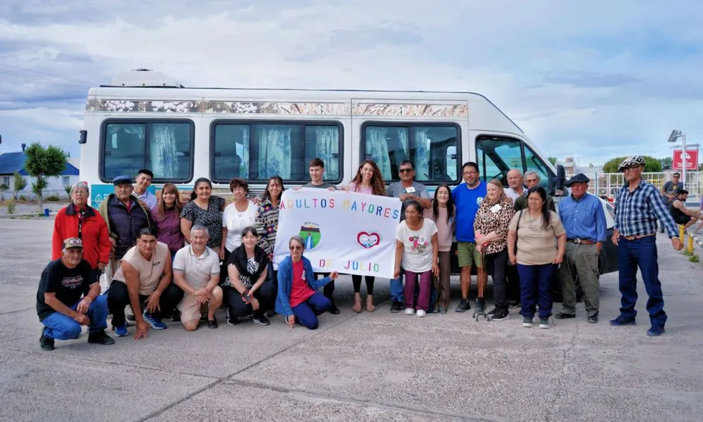 Adultos mayores de Camarones y 28 de Julio
