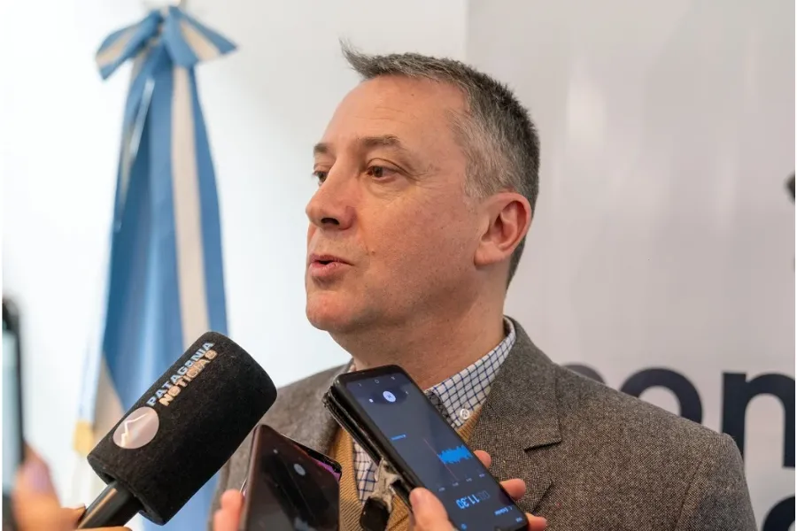 Dr. Carlos Jurich