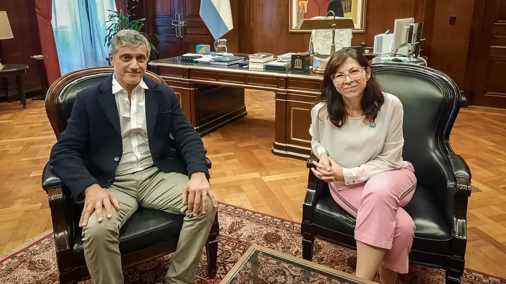 Enrique Calvo y Sivina Batakis