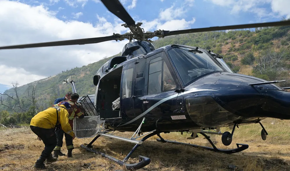 Helicóptero incendios en Chubut