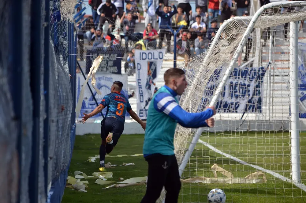 BROWN SE QUEDÓ CON 3 PUNTOS DE ORO