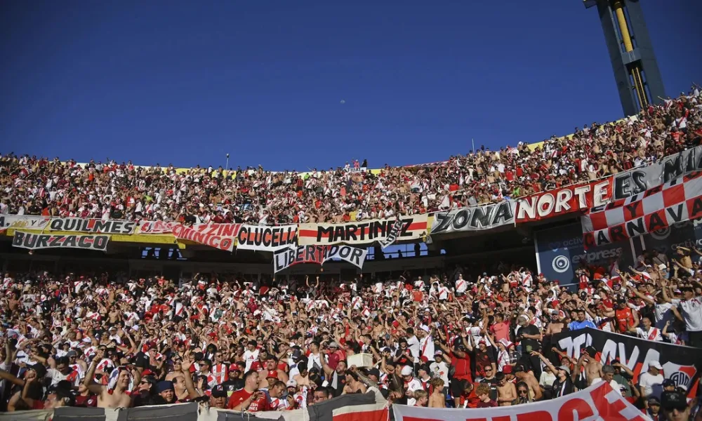 Hinchada de River