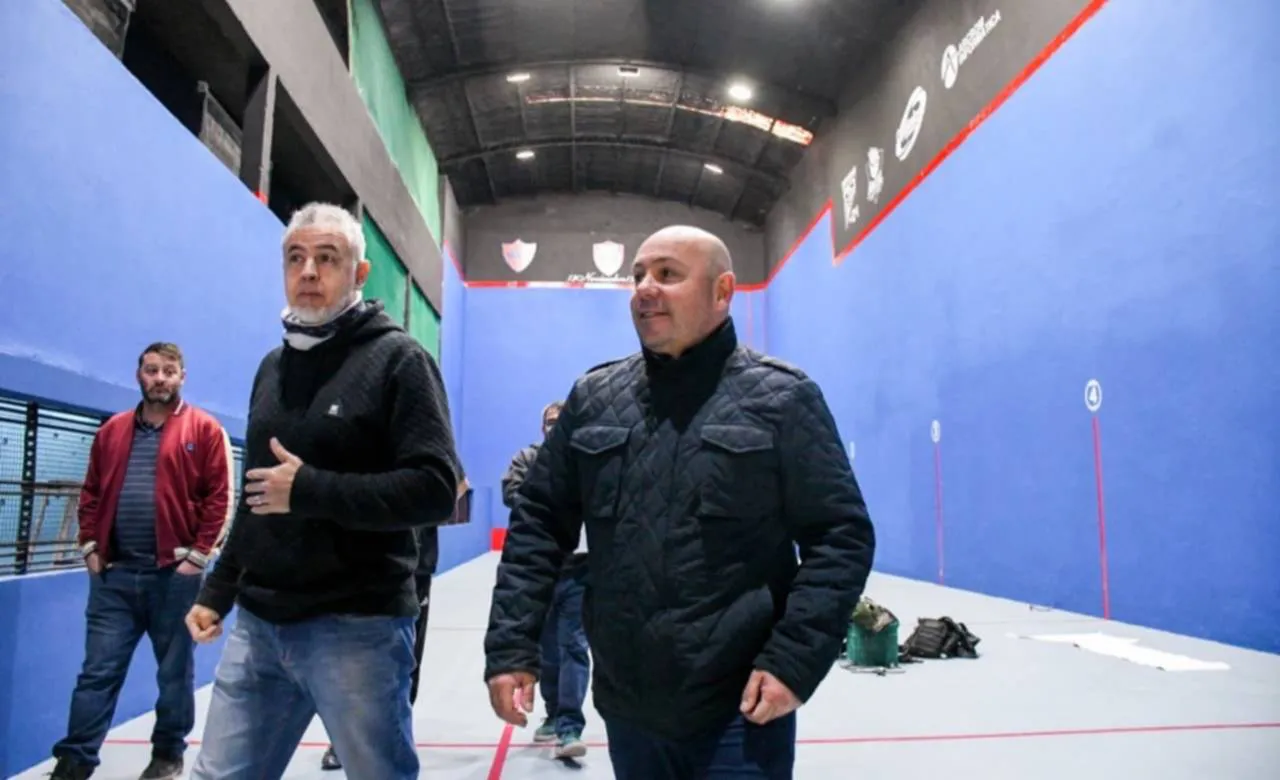 Ferro cumple 72 años y sostiene una identidad ligada al origen ferroviario.