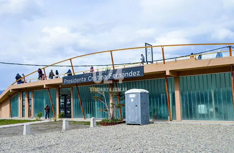 Los vecinos de Ushuaia serán decidir si continúa llevando el nombre de la ex presidente