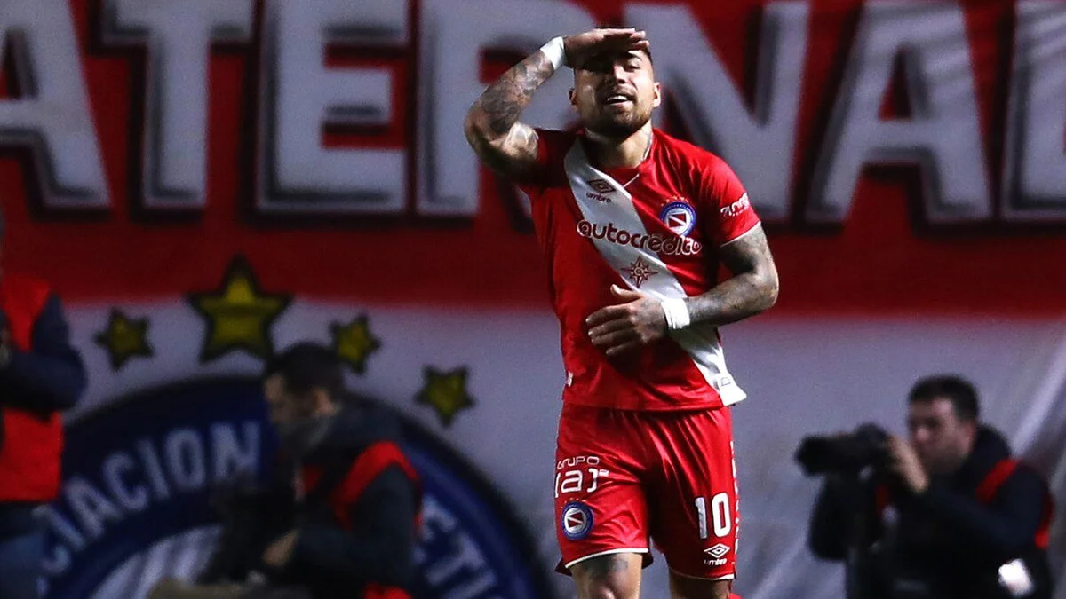 Argentinos Juniors venció a Banfield