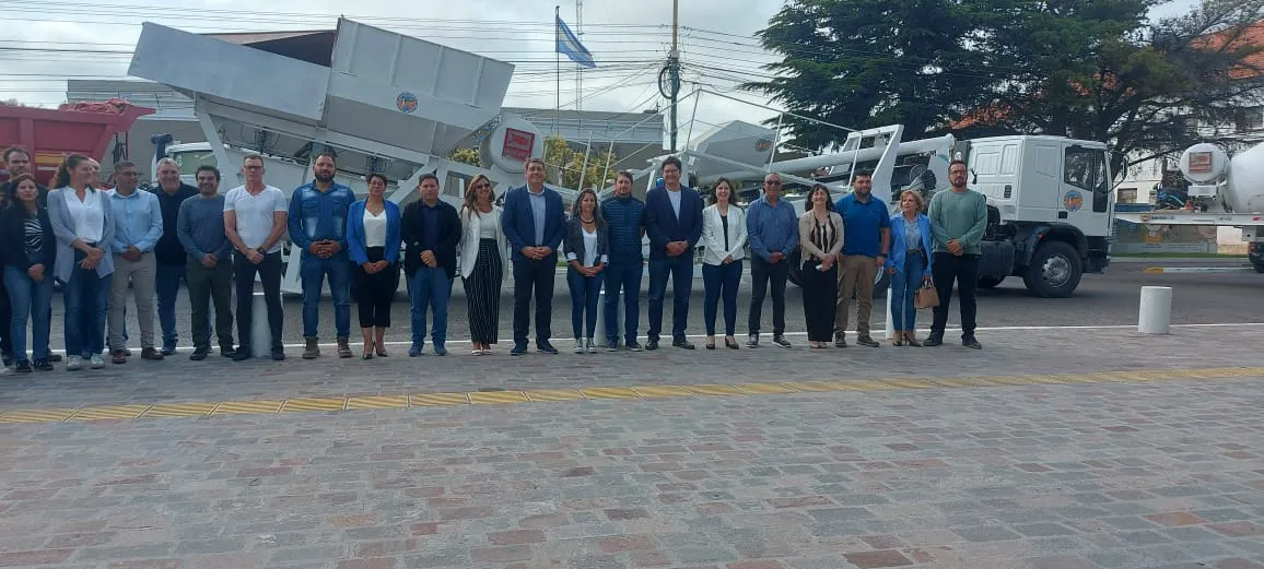 PRESENTARON LA UNIDAD DE PRODUCCIÓN DE HORMIGÓN MUNICIPAL 2