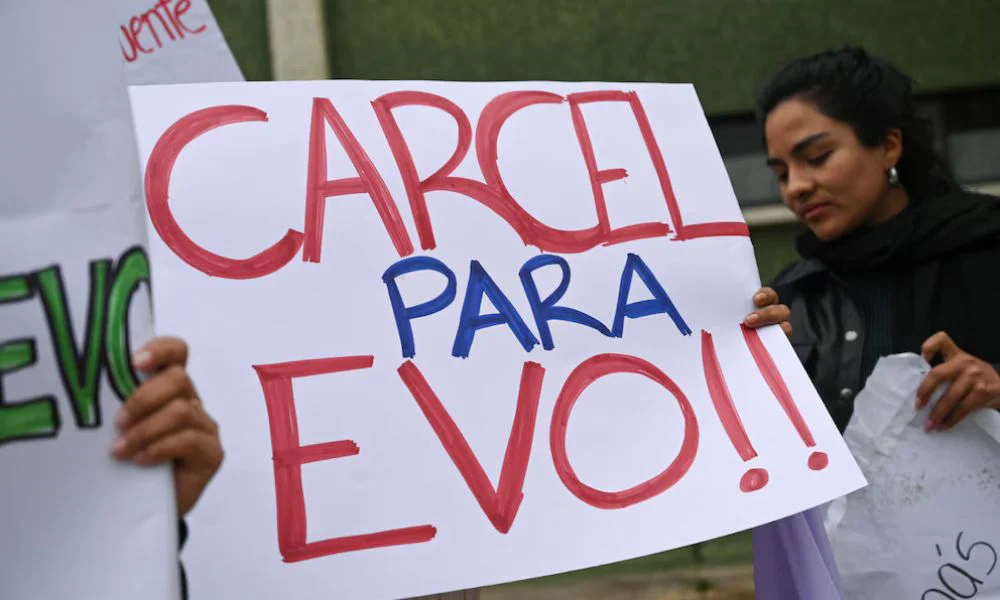 Cartel cárcel para Evo Morales