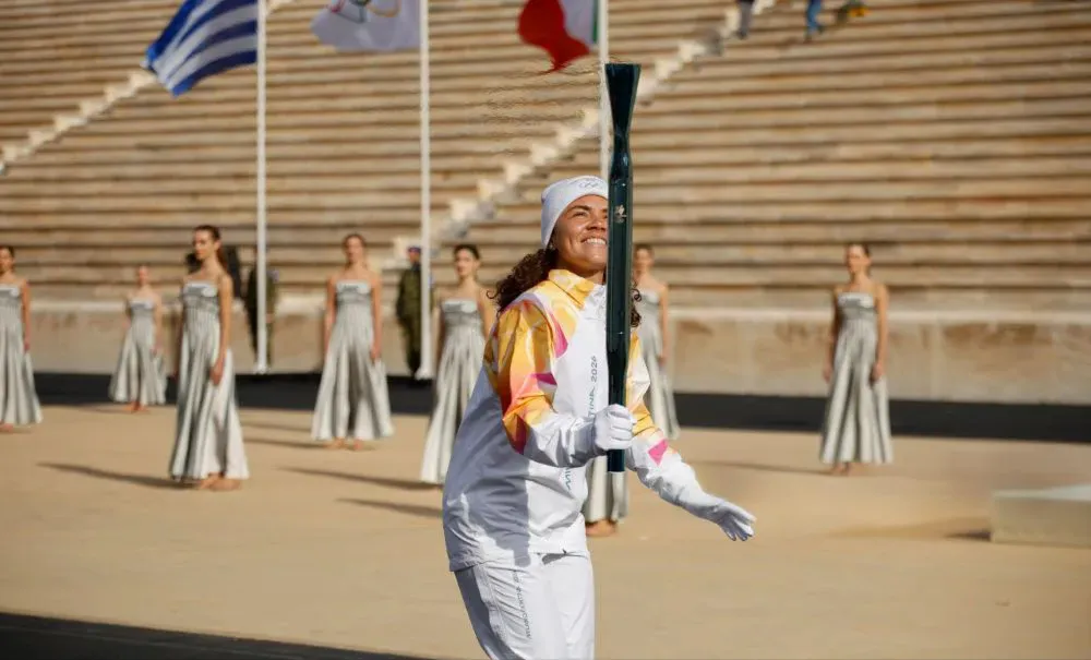 La antorcha llegó a Roma y comienza un relevo de 60 días que recorrerá toda Italia