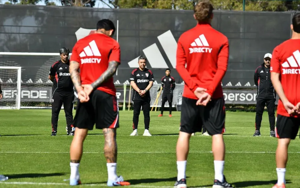 River y Sarmiento se enfrentan este domingo a las 19.15 en el Monumental