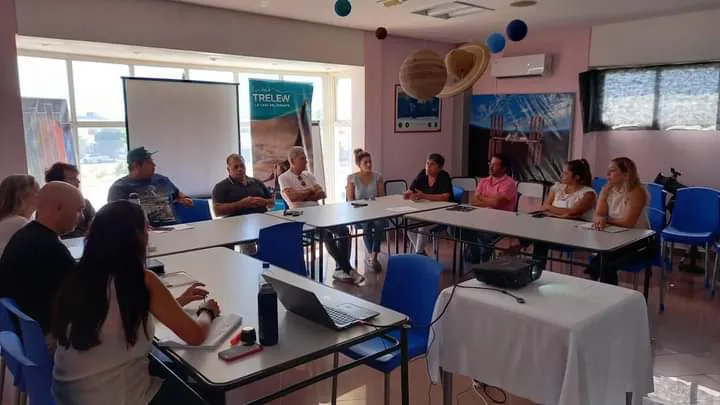 Mesda de trabajo entre Turismo, hoteleros y gastronomicos