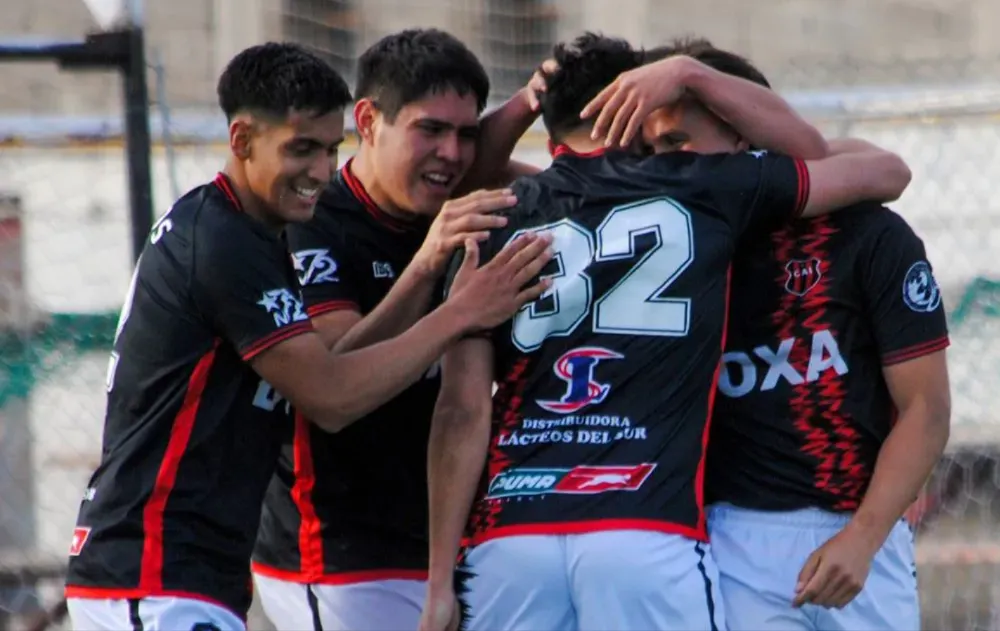 Independiente logró un triunfazo en un cruce caliente ante Deportivo Madryn