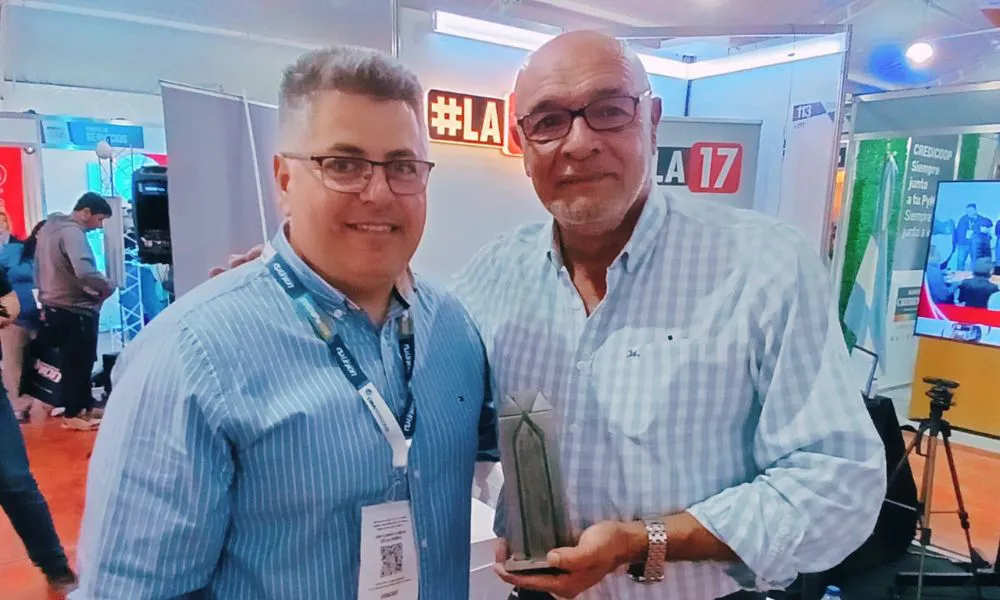 ENTREGA DE RECONOCIMIENTO DE CIMA A #LA17