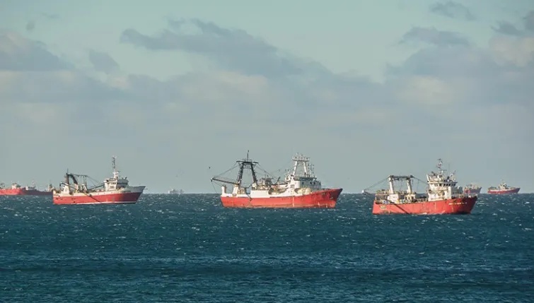 IMPORTANTE EMPRESA PESQUERA, SOLICITA EMPLEADO EN PUERTO MADRYN