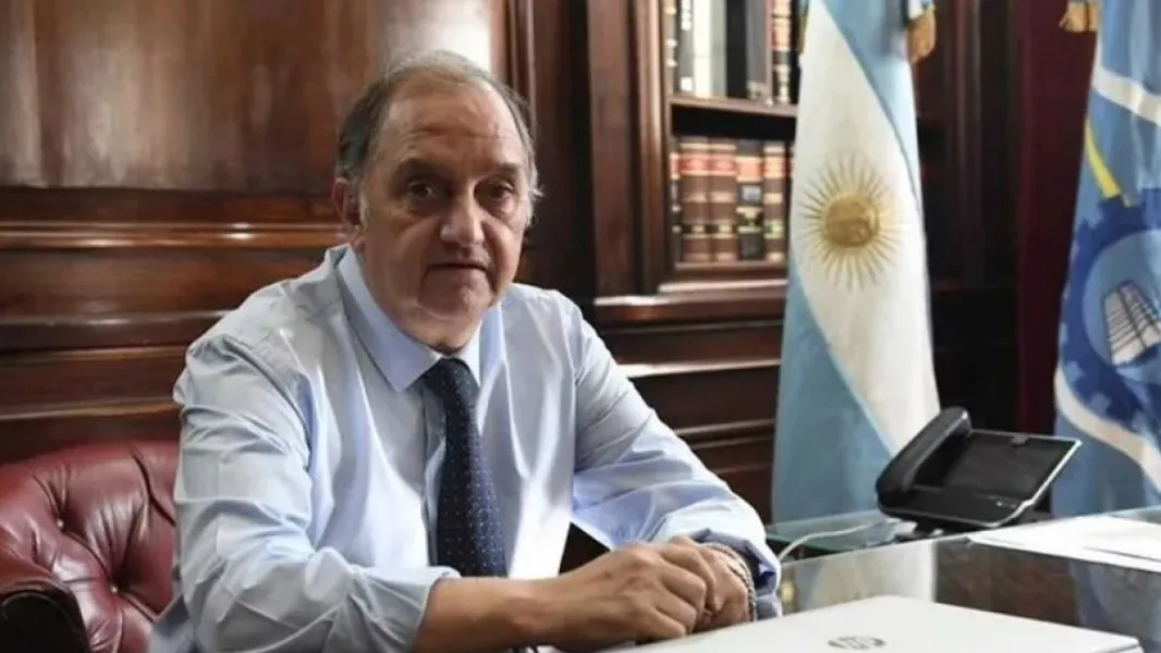 Carlos Linares