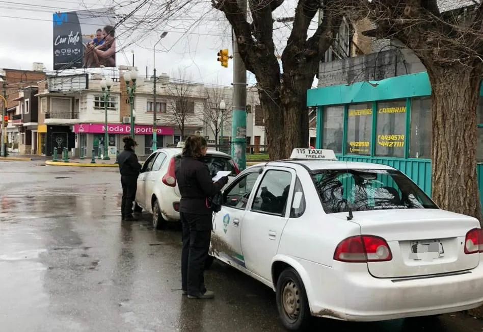 El Municipio realizó controles en paradas de taxis y remises