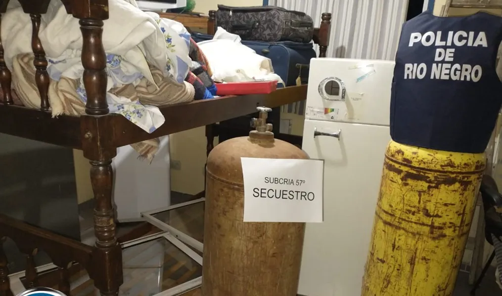 Secuestran electrodomésticos y muebles