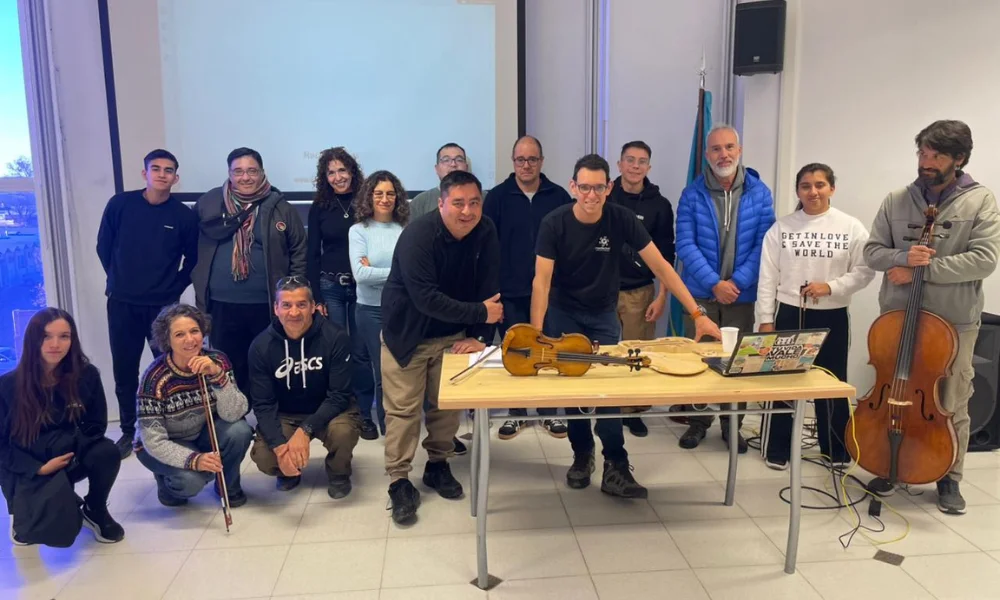 Se realizó charla abierta sobre luthería en el Centro Cultural Provincial.