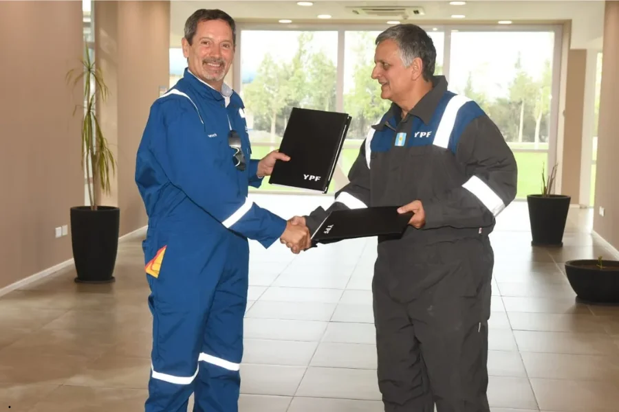 Acuerdo entre YPF y SLB-2