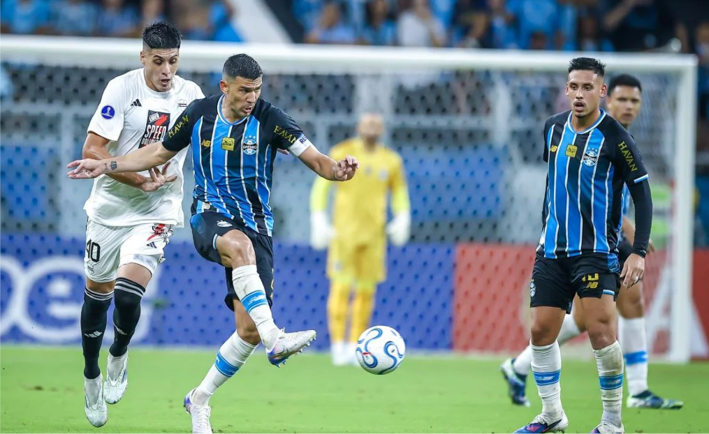 El equipo argentino no aprovechó la ventaja numérica durante gran parte del segundo tiempo.