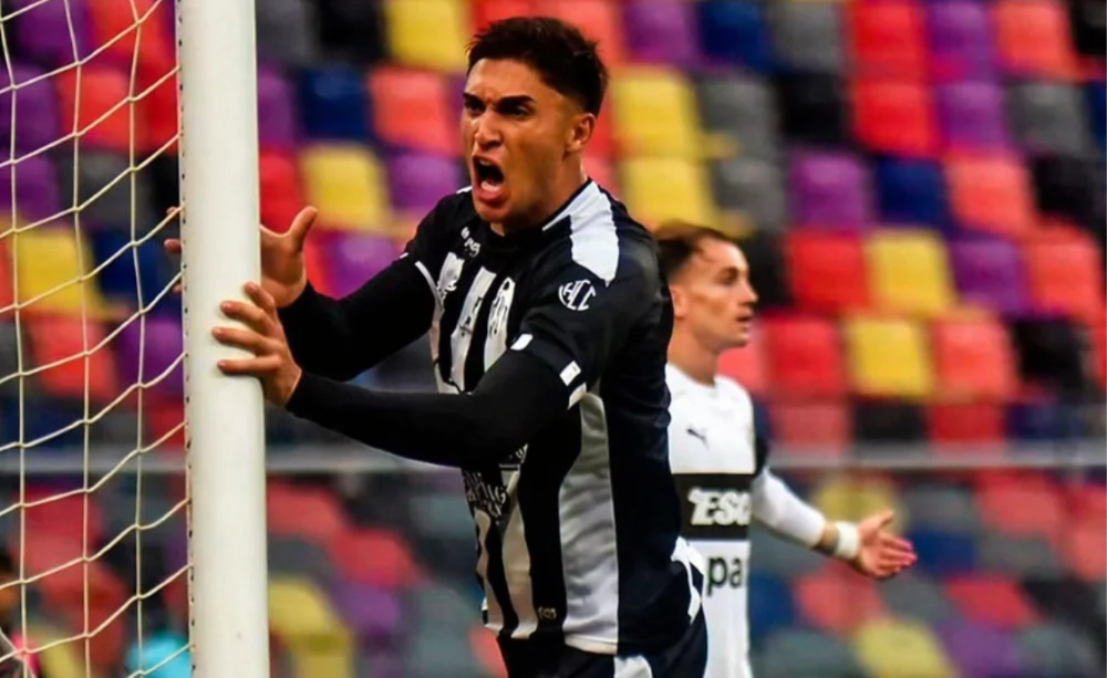 El equipo santiagueño sostuvo un triunfo cargado de tensión y goles.