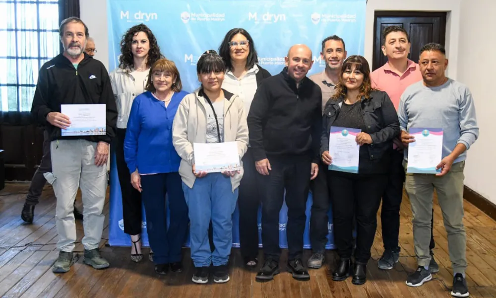 entrega de certificados a nuevas autoridades vecinales