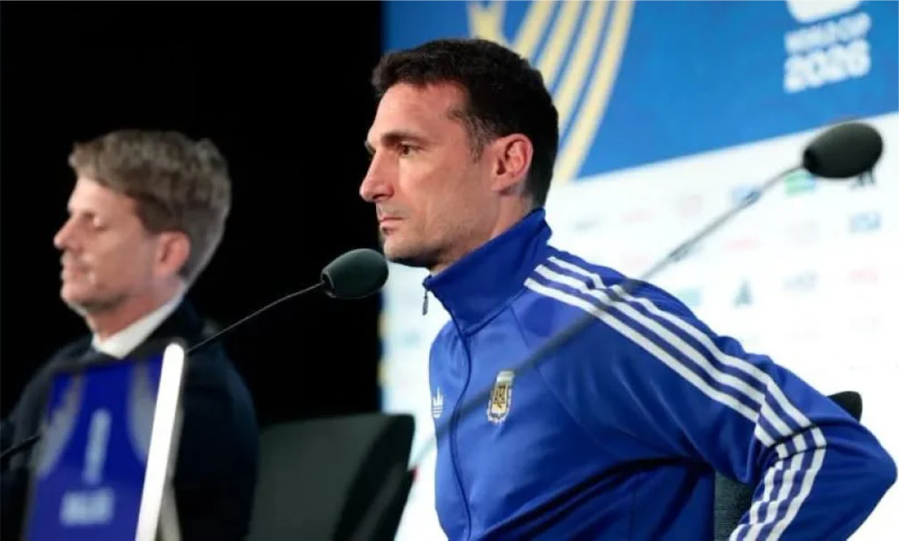 El entrenador argentino cuestionó las interrupciones por hidratación en los partidos del Mundial.