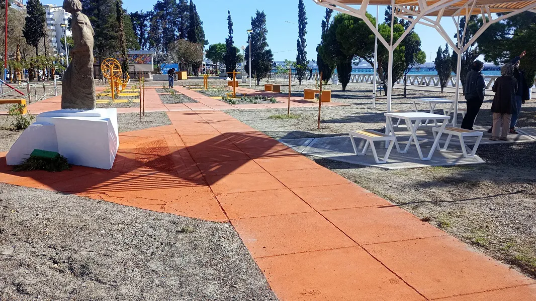 Inauguración de la Plazoleta Rincón de los Abuelos en Puerto Madryn