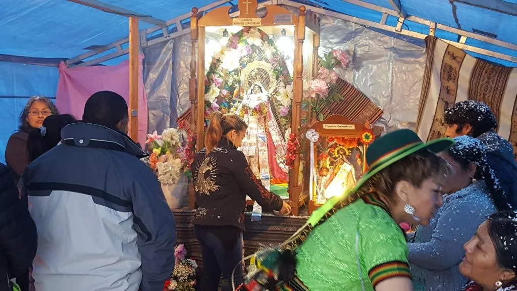 CELEBRAN A LA VIRGEN DE COPACABANA EN MADRYN