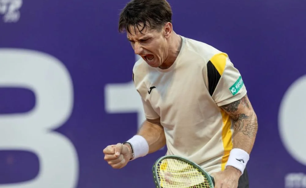 El argentino sorprendió en Barcelona con un triunfo sólido ante Khachanov y se metió en octavos.