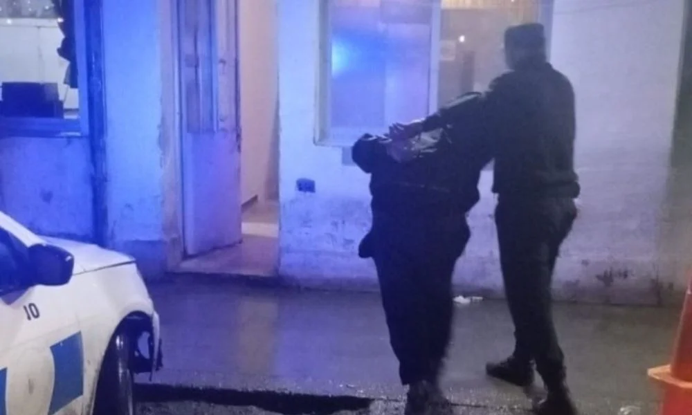 Le falló la moto en plena huída y dejó a un ladrón a pie