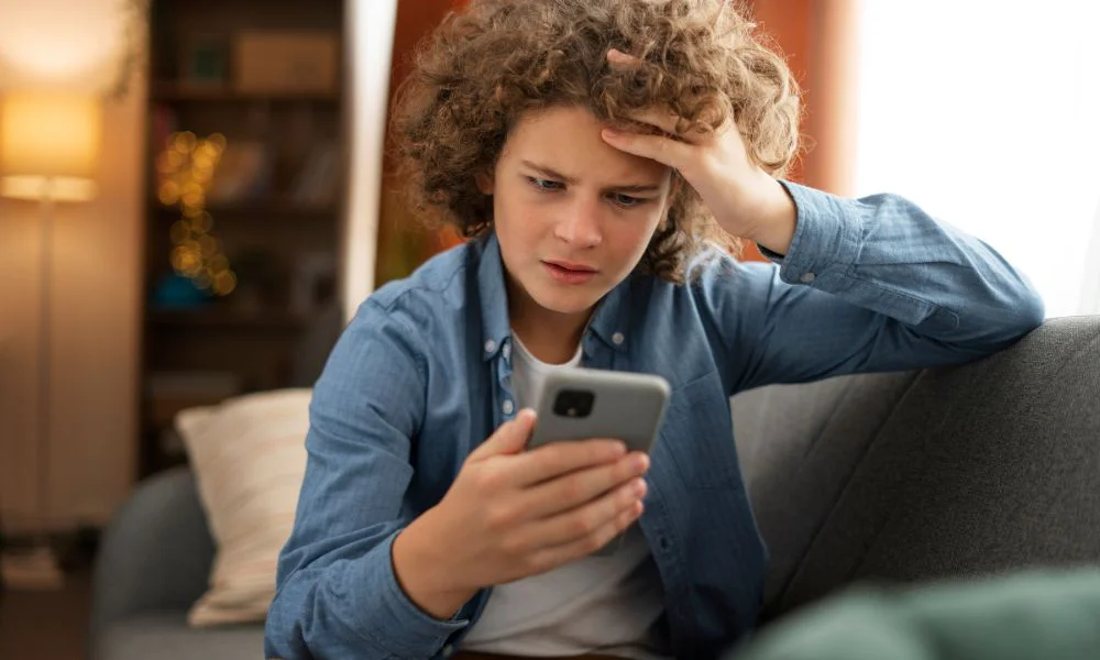 Autodiagnóstico en adolescentes. Foto Freepik