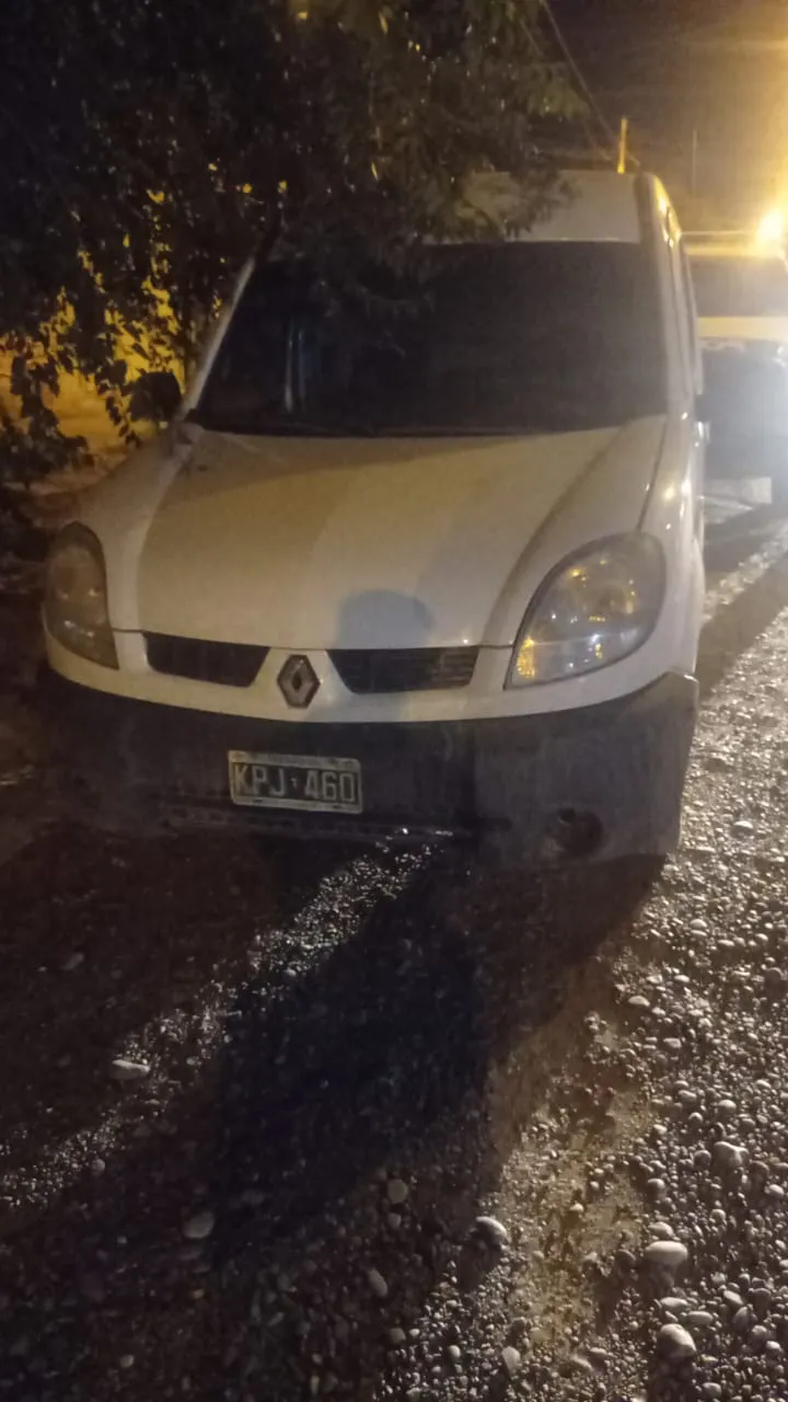 Recuperan camioneta robada (policia) 1