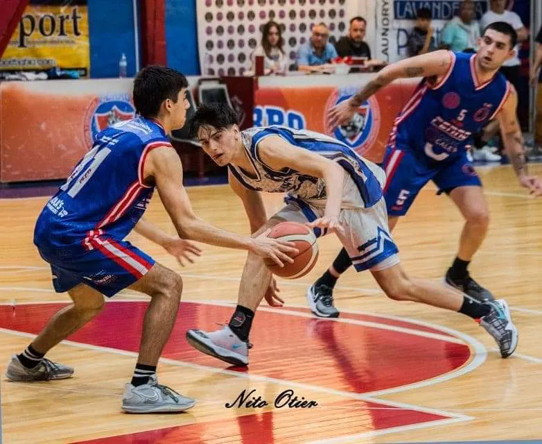 EL AURINEGRO Y BROWN ARRANCAN LA FINAL DE U23