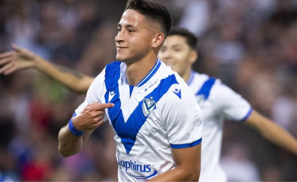 El equipo de Liniers venció a Platense y mantuvo su invicto en el Apertura.