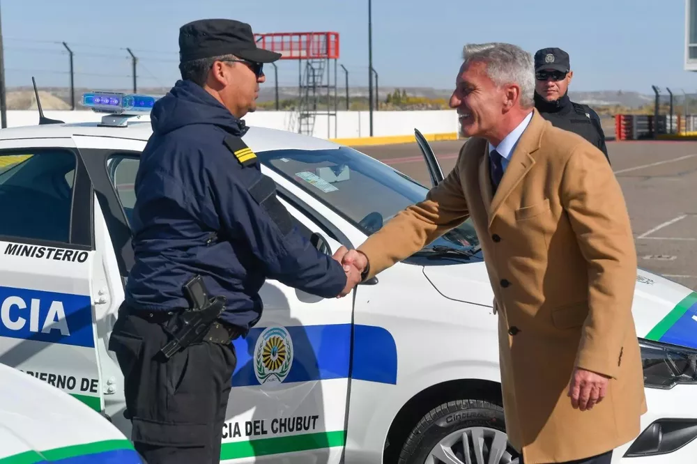 Entrega-de-patrulleros-a-la-Policia-del-Chubut-2-1536x1023
