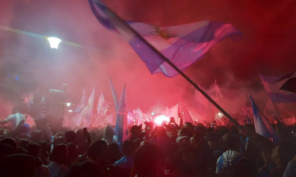 Festejo en Plaza Héroes de Malvinas de Madryn