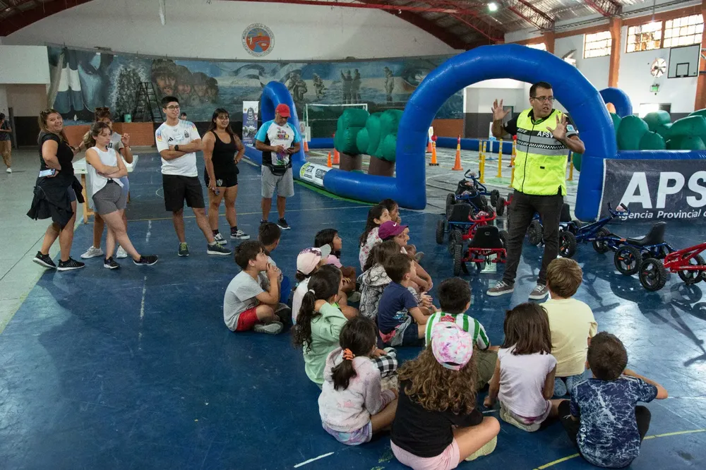 La Colonia Municipal de Vacaciones recibió a la Escuelita Vial