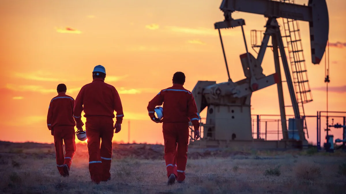 Trabajadores petroleros. Foto Magnific