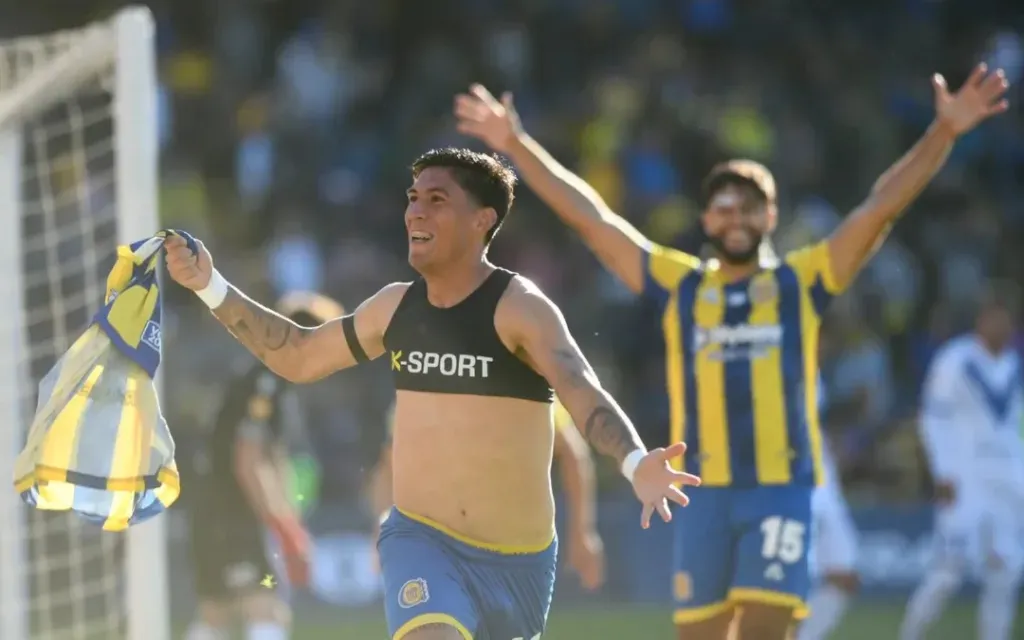 Rosario Central derrotó a Vélez por 2-1, con una polémica expulsión y el gol agónico que lo posiciona como líder de la Zona B