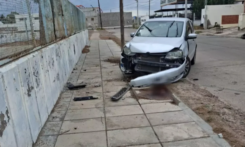 Choque contra un paredón