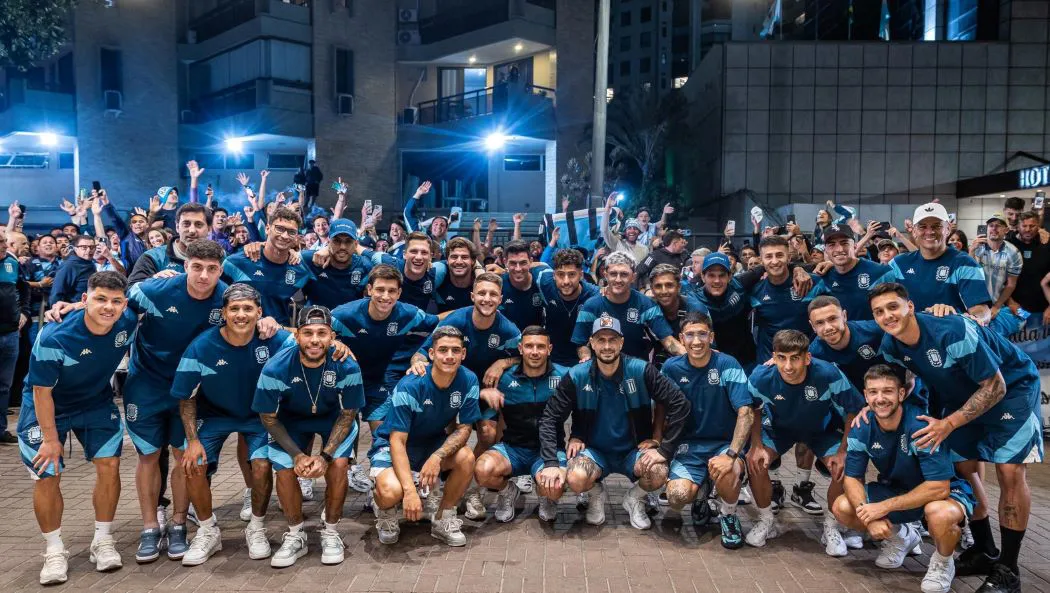 Racing ya está en Brasil. Llegó a Río de Janeiro para enfrentar a Flamengo.