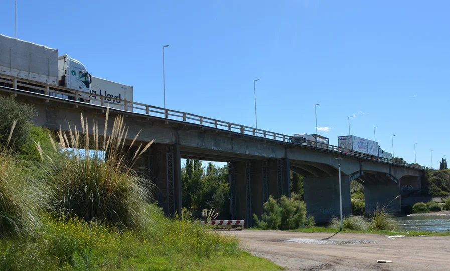 puente rio colo