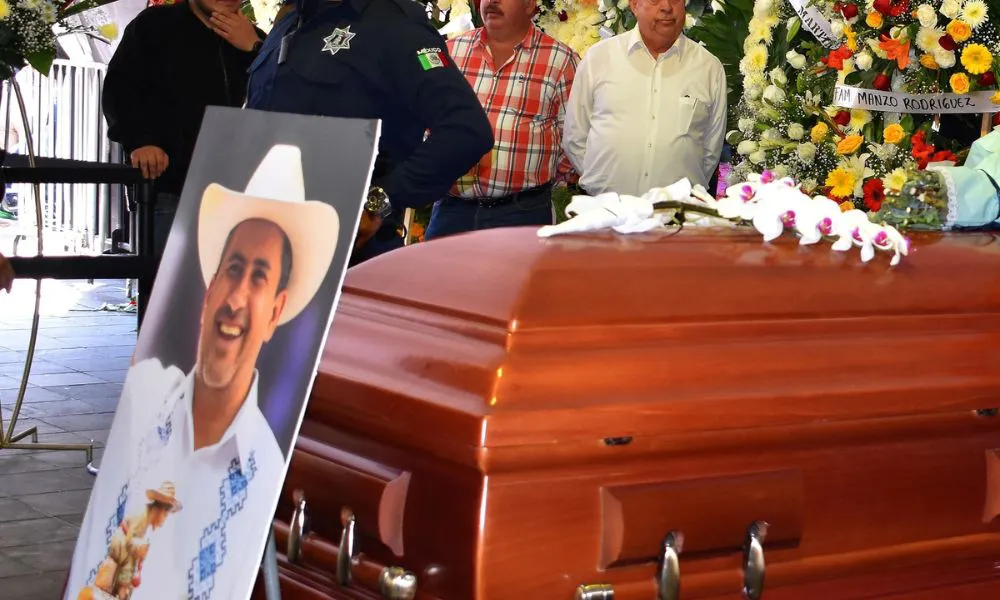 Funeral de Carlos Manzo Rodríguez. Foto: EFE / Marco Antonio Duarte / Clarín