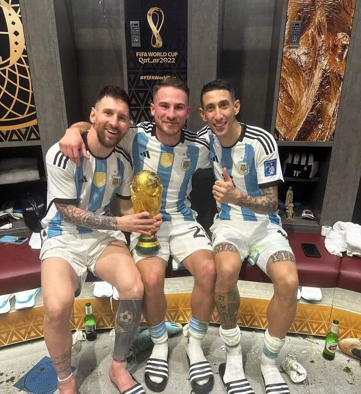 "FUERON 20 HORAS DE VIAJE, CANTANDO Y TOMANDO"