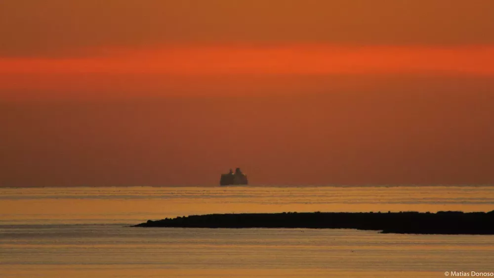 Amanecer en Puerto Madryn, por Matías Donoso (Facebook)