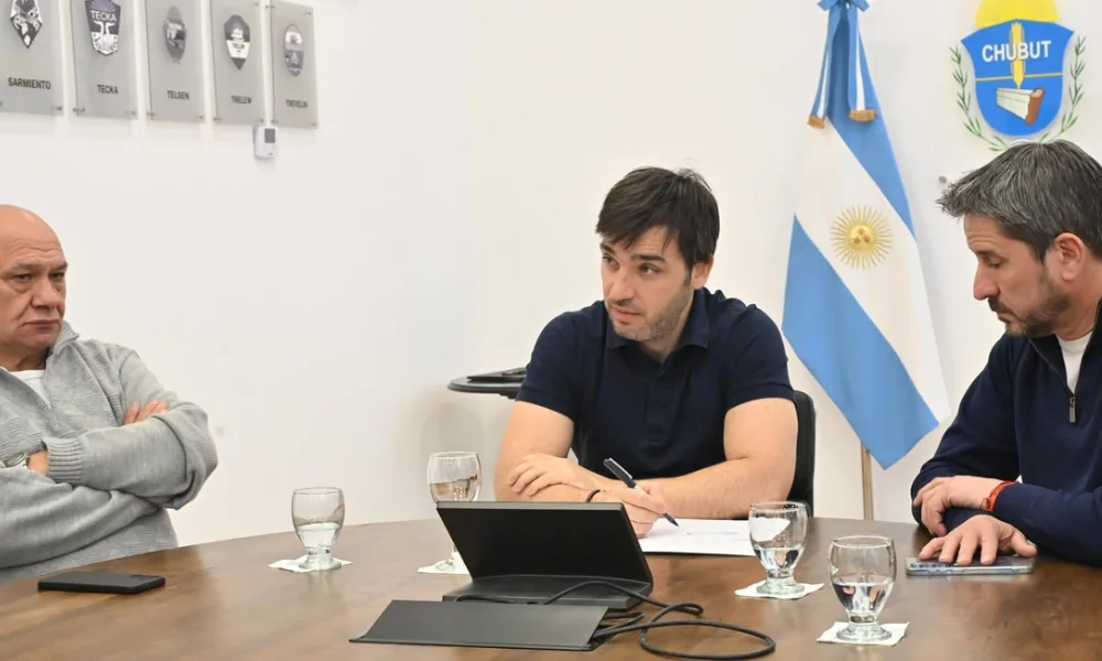Ignacio Torres reunido con intendentes