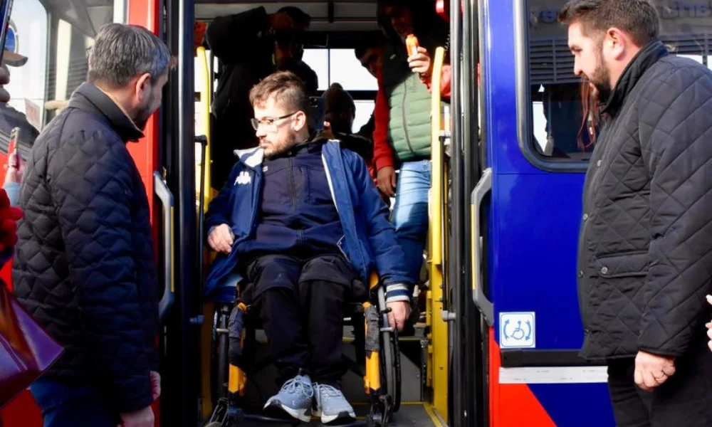 Colectivo con rampa para personas con discapacidad