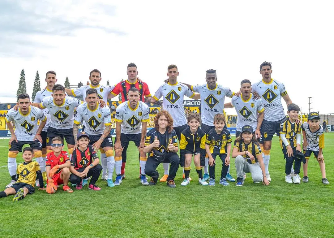 SE CONFIRMÓ EL CUERPO TÉCNICO DEL AURINEGRO